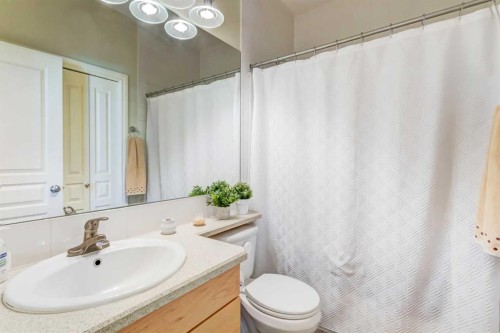 55 Tucker Circle, Okotoks, AB - Indoor Photo Showing Bathroom