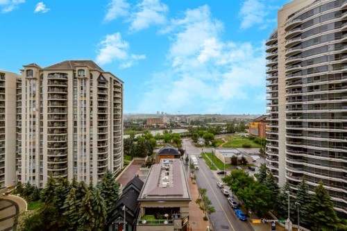 1014-1111 6 Avenue Sw, Calgary, AB - Outdoor With Facade