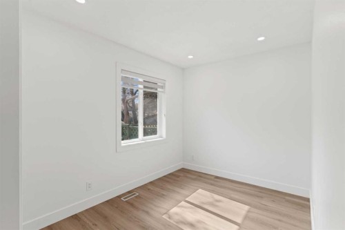 304 Huntbourne Hill Ne, Calgary, AB - Indoor Photo Showing Other Room