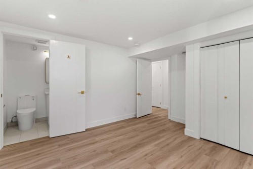 304 Huntbourne Hill Ne, Calgary, AB - Indoor Photo Showing Other Room