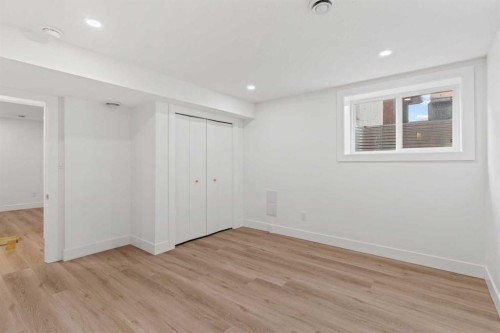304 Huntbourne Hill Ne, Calgary, AB - Indoor Photo Showing Other Room