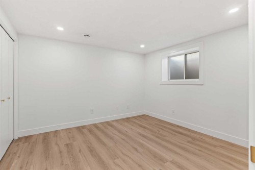 304 Huntbourne Hill Ne, Calgary, AB - Indoor Photo Showing Other Room