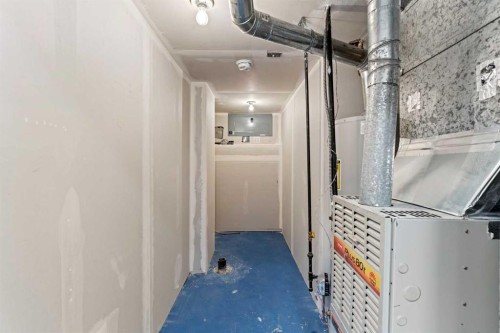 304 Huntbourne Hill Ne, Calgary, AB - Indoor Photo Showing Other Room