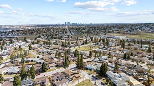 304 Huntbourne Hill Ne, Calgary, AB - Outdoor With View