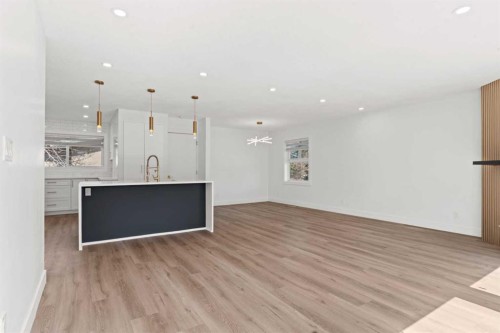 304 Huntbourne Hill Ne, Calgary, AB - Indoor Photo Showing Kitchen With Upgraded Kitchen
