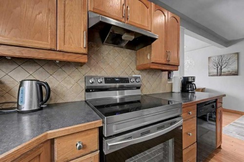 38 Whitman Close Ne, Calgary, AB - Indoor Photo Showing Kitchen