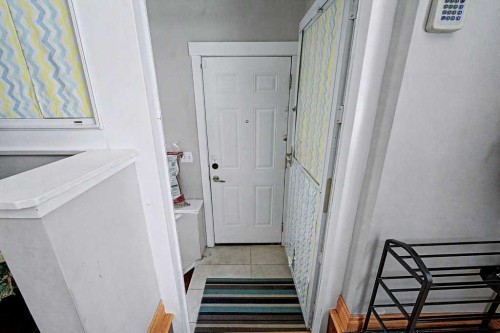 38 Whitman Close Ne, Calgary, AB - Indoor Photo Showing Other Room