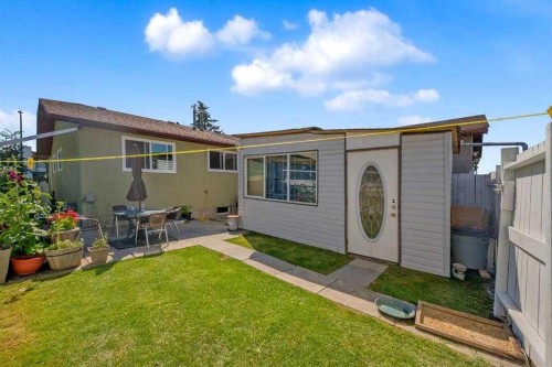 38 Whitman Close Ne, Calgary, AB - Outdoor With Exterior
