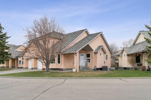 8-26 Quigley Drive  Cochrane, AB T4C 1M2