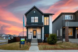 902 Chinook Winds Meadow SWAirdrie, AB T4B 5P7