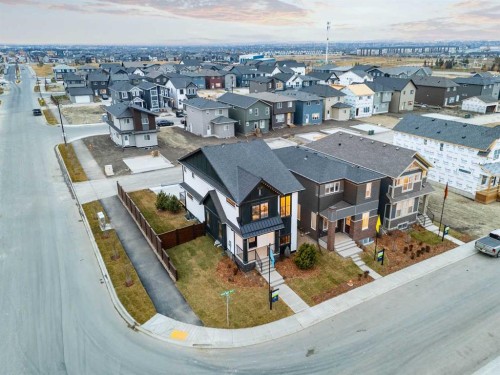 902 Chinook Winds Meadow Sw, Airdrie, AB 