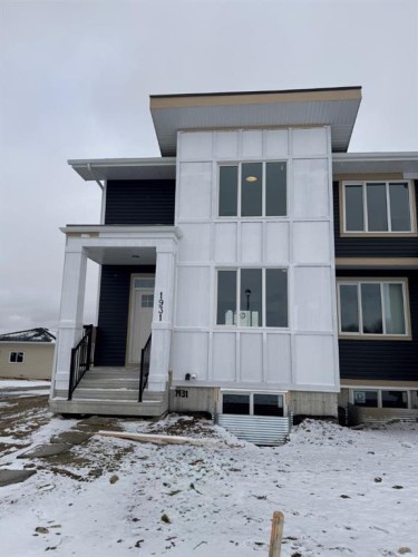 1931 McCaskill Drive  Crossfield, AB T0M 0C1