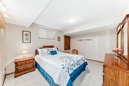 112 West Creek Glen, Chestermere, AB - Indoor Photo Showing Bedroom