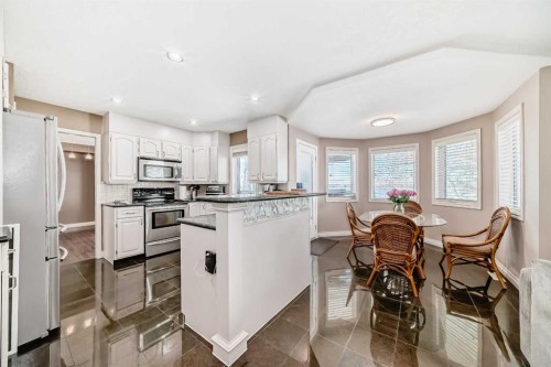 291 East Chestermere Drive, Chestermere, AB - Indoor Photo Showing Other Room