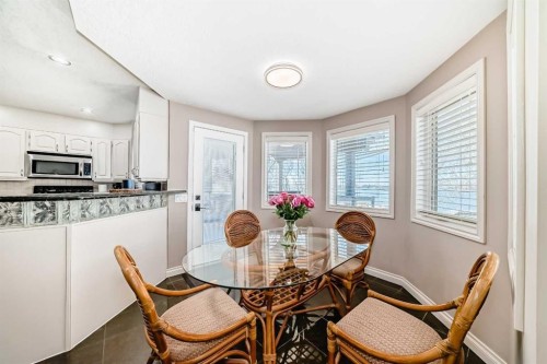 291 East Chestermere Drive, Chestermere, AB - Indoor Photo Showing Dining Room