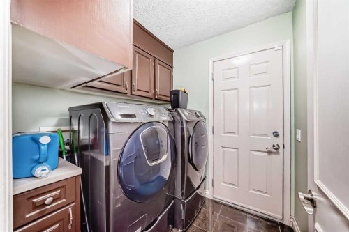 291 East Chestermere Drive, Chestermere, AB - Indoor Photo Showing Laundry Room