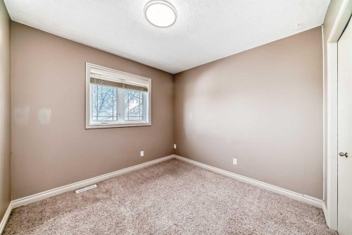 291 East Chestermere Drive, Chestermere, AB - Indoor Photo Showing Other Room