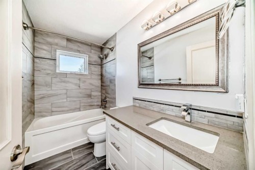 291 East Chestermere Drive, Chestermere, AB - Indoor Photo Showing Bathroom