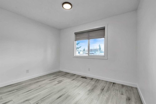 611 Penbrooke Road Se, Calgary, AB - Indoor Photo Showing Other Room