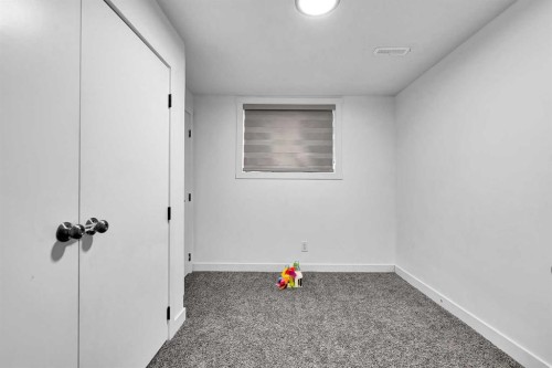 611 Penbrooke Road Se, Calgary, AB - Indoor Photo Showing Other Room