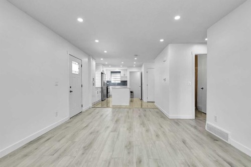 611 Penbrooke Road Se, Calgary, AB - Indoor Photo Showing Other Room