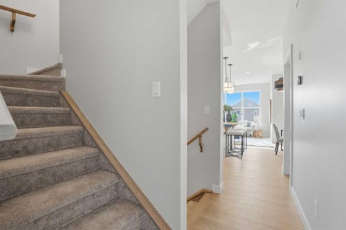 21 Wild Rose Way Se, Calgary, AB - Indoor Photo Showing Other Room