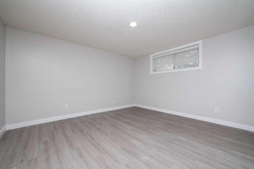 6036 4 Street Ne, Calgary, AB - Indoor Photo Showing Other Room
