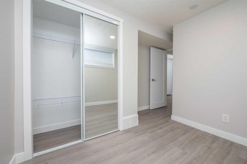 6036 4 Street Ne, Calgary, AB - Indoor Photo Showing Other Room