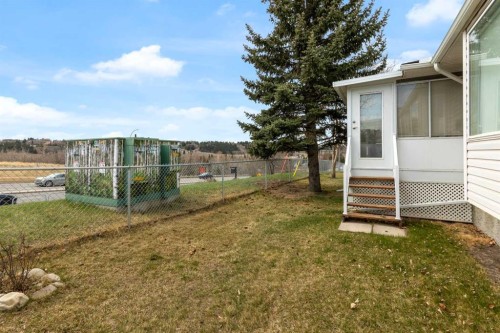 4-604 Griffin Road West, Cochrane, AB - Outdoor