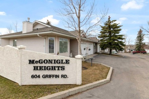 4-604 Griffin Road West, Cochrane, AB - Outdoor