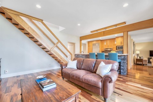 31 Ranch Road, Okotoks, AB - Indoor Photo Showing Living Room