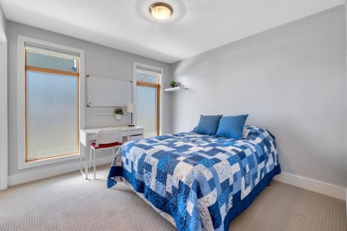 31 Ranch Road, Okotoks, AB - Indoor Photo Showing Bedroom