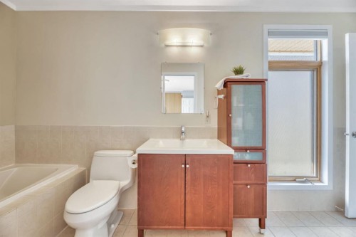 31 Ranch Road, Okotoks, AB - Indoor Photo Showing Bathroom