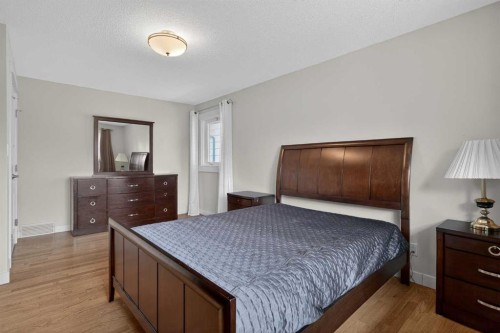 14543 Parkside Drive Se, Calgary, AB - Indoor Photo Showing Bedroom