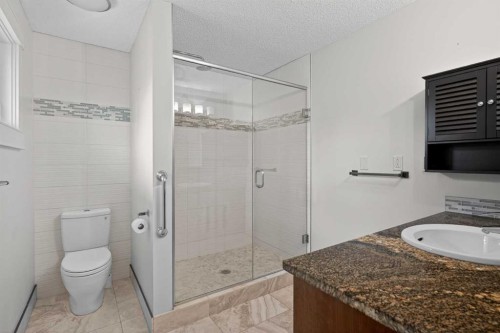 14543 Parkside Drive Se, Calgary, AB - Indoor Photo Showing Bathroom