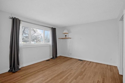 14543 Parkside Drive Se, Calgary, AB - Indoor Photo Showing Other Room