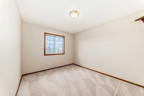 164 Cove Road, Chestermere, AB - Indoor Photo Showing Other Room
