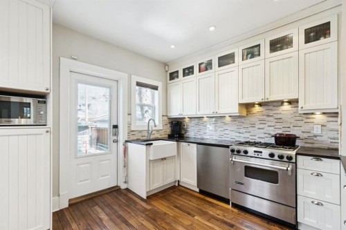 612 23 Avenue Sw, Calgary, AB - Indoor Photo Showing Kitchen With Upgraded Kitchen