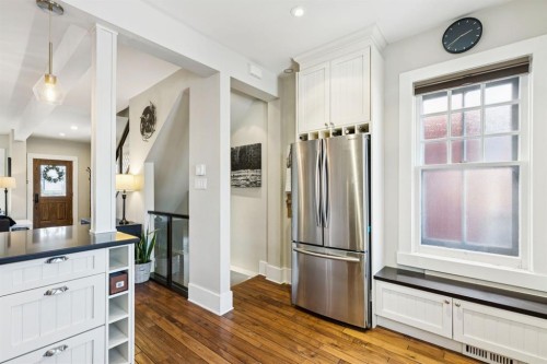 612 23 Avenue Sw, Calgary, AB - Indoor Photo Showing Kitchen
