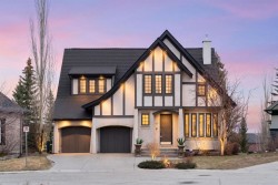 65 Tusslewood Heights NW Calgary, AB T3L 2M7