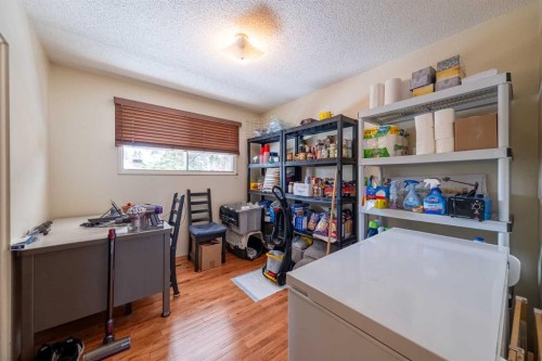 116 Dovercrest Way Se, Calgary, AB - Indoor Photo Showing Office