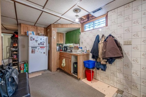 116 Dovercrest Way Se, Calgary, AB - Indoor