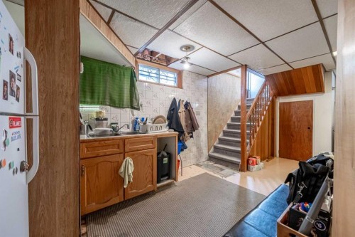 116 Dovercrest Way Se, Calgary, AB - Indoor Photo Showing Other Room