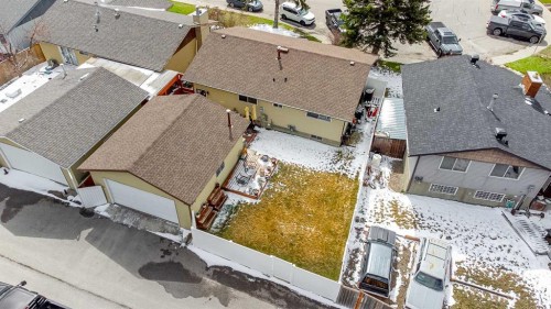 116 Dovercrest Way Se, Calgary, AB - Outdoor