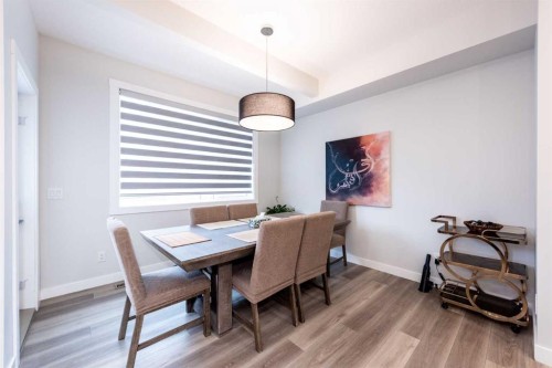 137 Edith Villas Nw, Calgary, AB - Indoor Photo Showing Dining Room