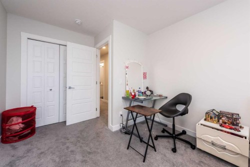 137 Edith Villas Nw, Calgary, AB - Indoor Photo Showing Office