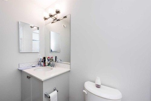 137 Edith Villas Nw, Calgary, AB - Indoor Photo Showing Bathroom