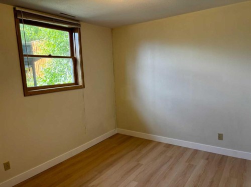 403 30 Avenue Nw, Calgary, AB - Indoor Photo Showing Other Room