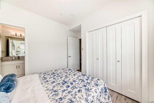 311-40 Walgrove Walk Se, Calgary, AB - Indoor Photo Showing Bedroom