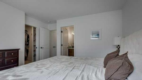 B-10 Evergreen Way, Red Deer, AB - Indoor Photo Showing Bedroom